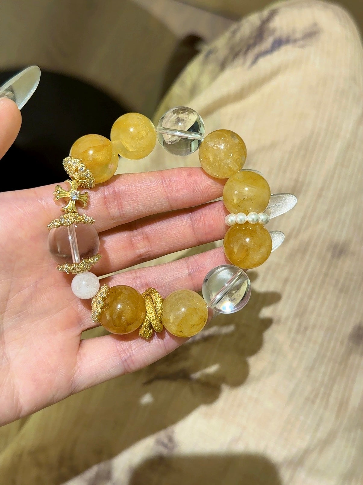 ▫️▪️ Yellow gum flower white crystal bracelet